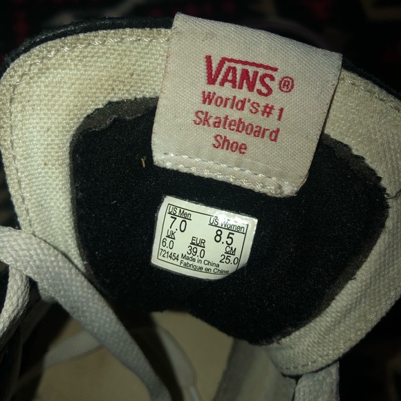 Vans Skateboard Shoe - Picture 3 of 3